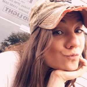 Meet your Posher, Lacey